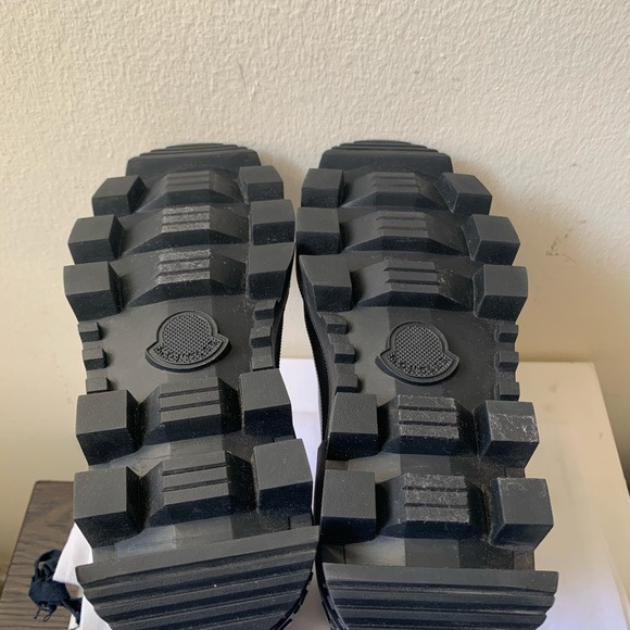 Moncler
Coralyne Chelsea boots - Picture 7 of 14